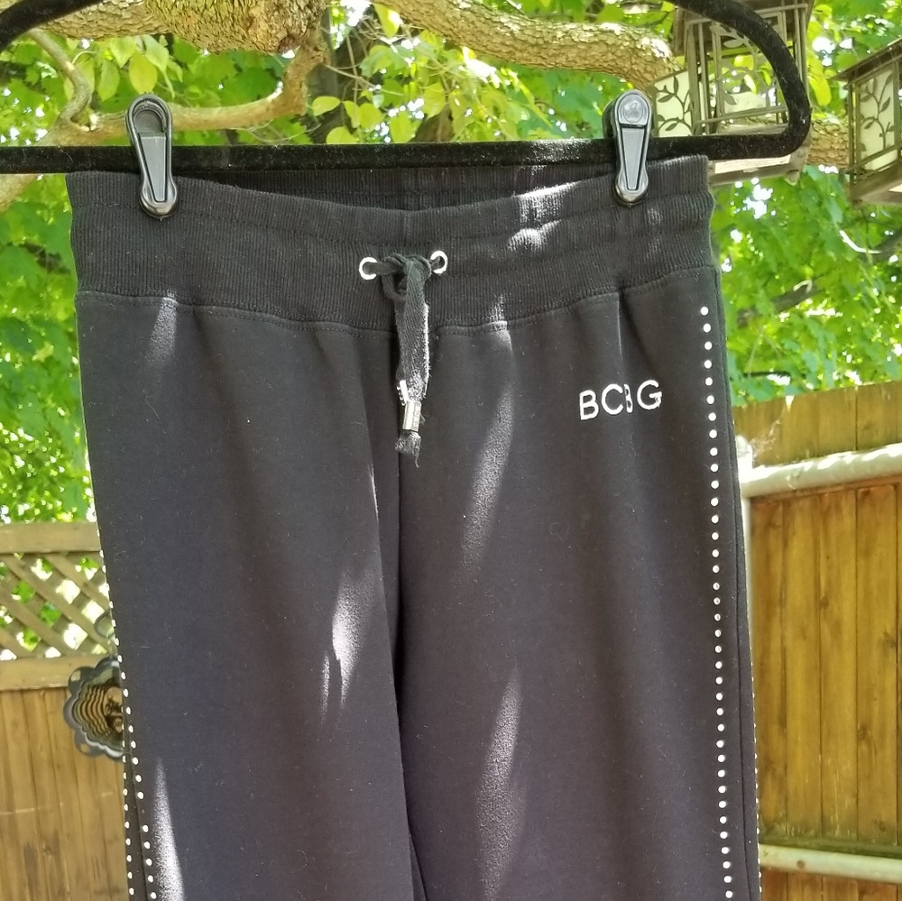 BCBG BLK SWEATS W/ RHINESTONES